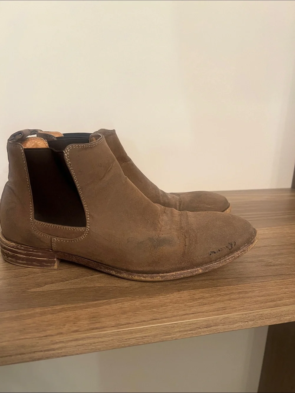 Robert Wayne Tan/Brown Suede Chelsea Chukka Boots‎